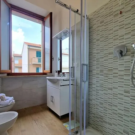 10 Metri Dal Mare Wi-fi A/c 8 Posti בית נופש *
