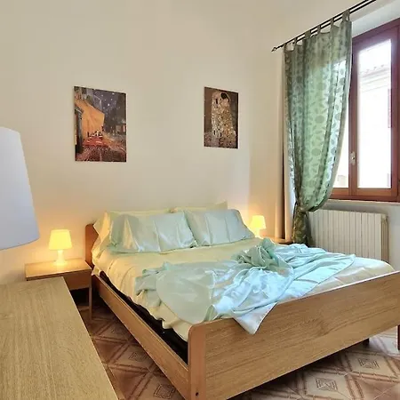 10 Metri Dal Mare Wi-fi A/c 8 Posti